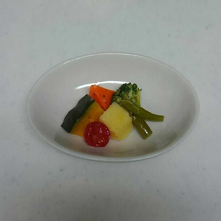 お弁当のおかず★緑黄色野菜ガーリックサラダ